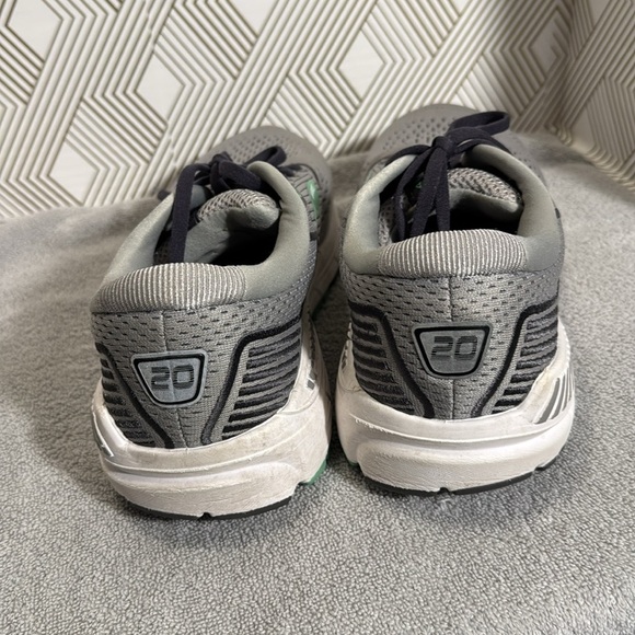 Brooks sneakers Gray and Green Athletic Shoes Brooks Ariel 20 women’s 11 wide - Picture 6 of 14